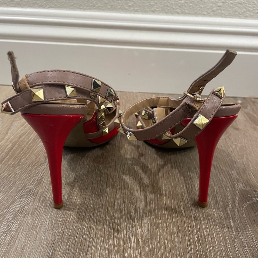 Valentino Garavani Red Patent and Nude Rockstud T-Strap Pumps - Picture 16 of 16